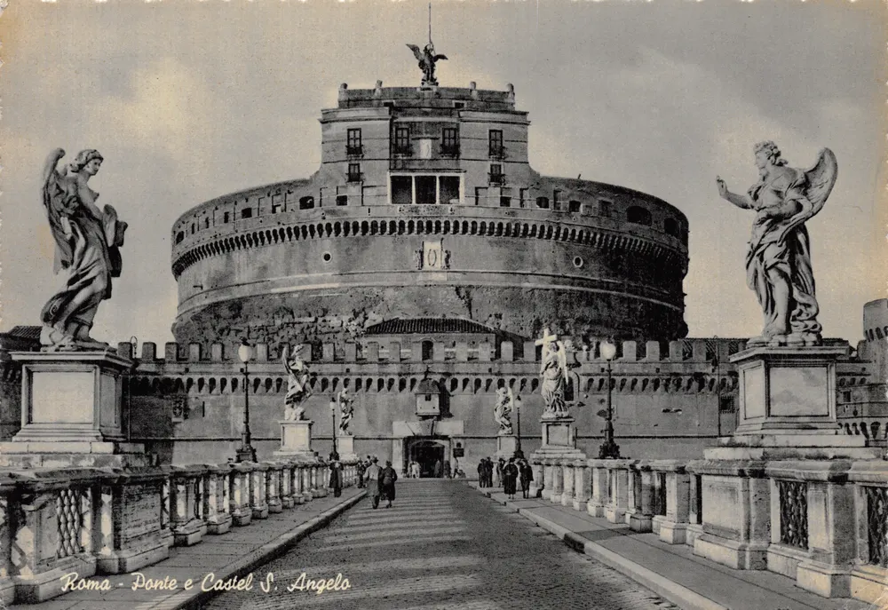 Rom - Brücke und Castel Sant'Angelo — Ansicht des Schlosses und der Brücke mit Engelstatuen - Vorderseite