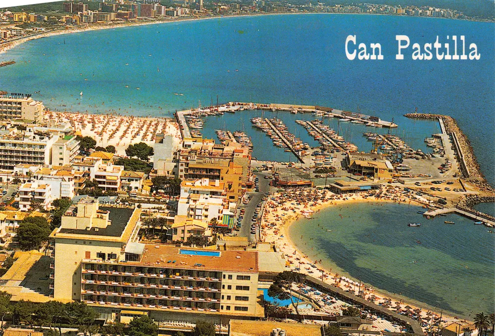 Can Pastilla — Luftbild des Hafens und der Strand — Éditions Palma - Vorderseite