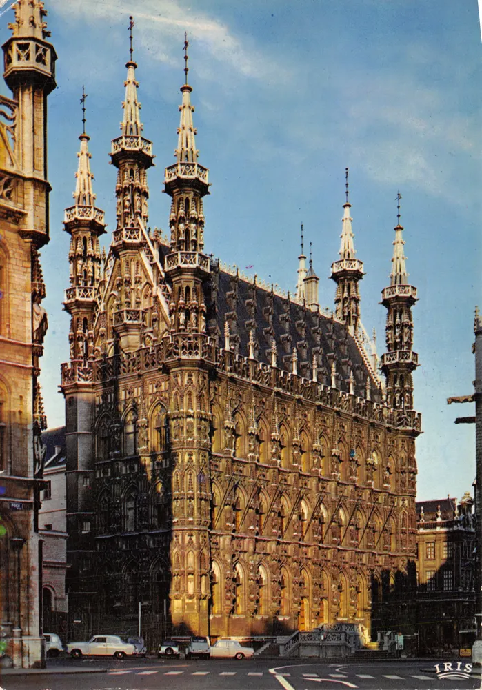 Hôtel de ville de Louvain — façade gothique ornée — éditeur IRIS - Recto