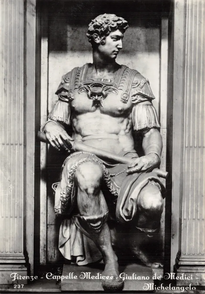 Florenz - Medici-Kapelle - Statue des Giuliano de' Medici von Michelangelo - Vorderseite