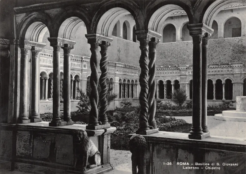 Roma – Basílica de S. Giovanni Laterano – Claustro — editor Como & E. Brunner - Frente