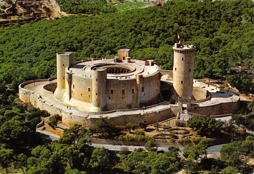 Castelo de Beliver — vista aérea — editor Casa Planas - Frente