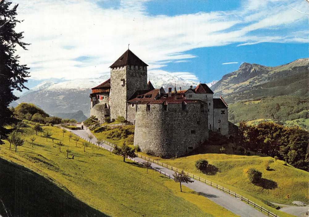 Schloss Vaduz — Residenz des Fürsten von Liechtenstein — Verlag Liechtenstein - Vorderseite