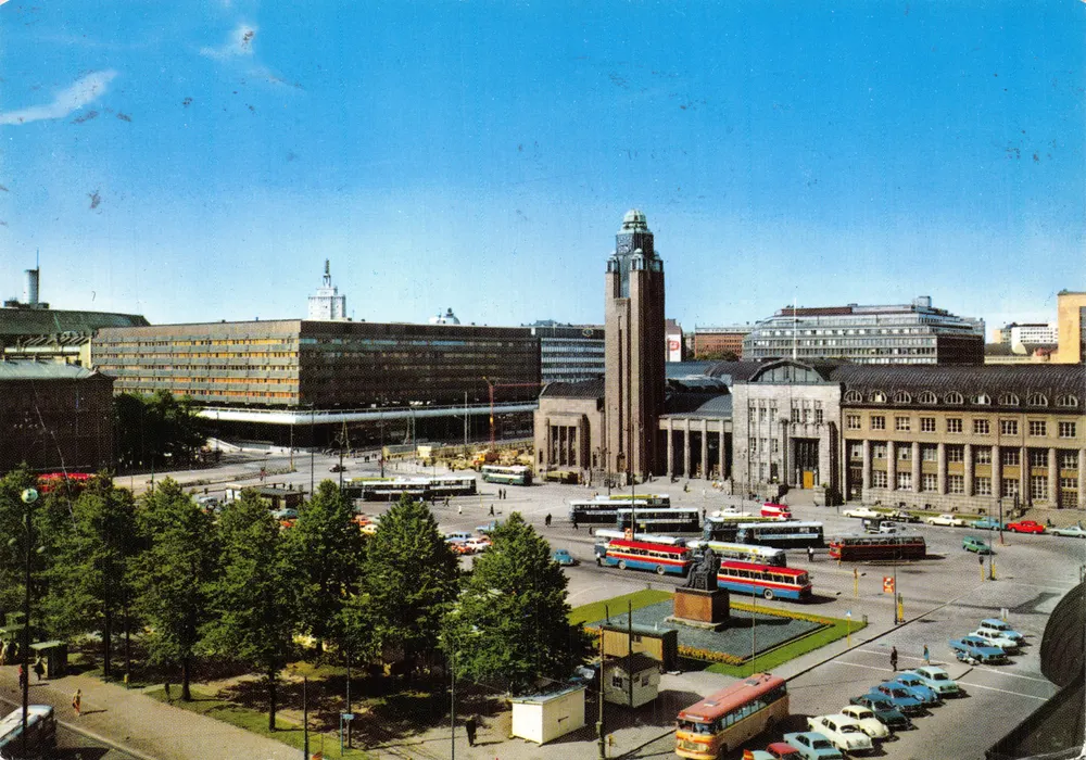 Helsinki — Vue sur la gare centrale — éditeur A 1241 - Recto