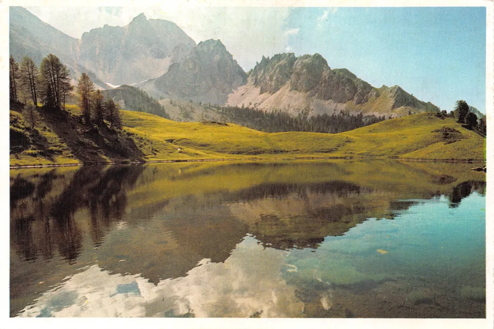 See Bourroussillan — Alpenlandschaft mit Reflexionen — Edition Massey-Ferguson (Nr. 10453) - Vorderseite