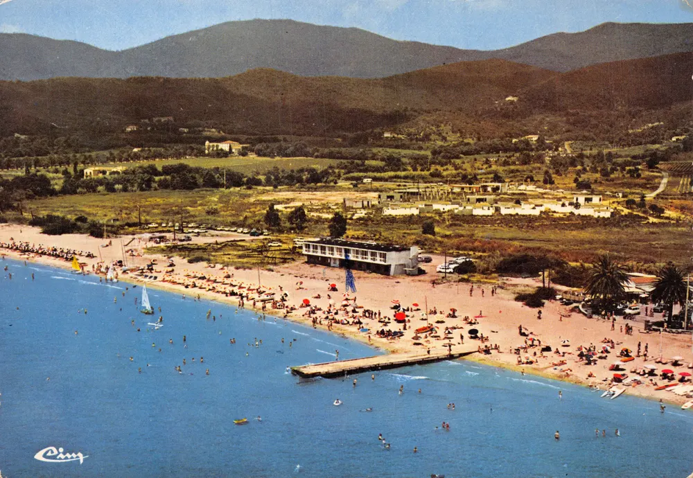 Plage de la Croix — vue aérienne — éditeur Cing - आगे