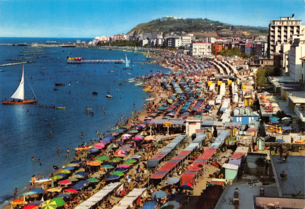 Cattolica — Der Strand — Verlag ROTALCOLOR MILANO, Nr. 55 - Vorderseite