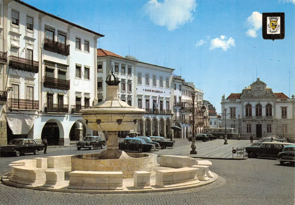 Évora — Platz des Schlosses mit Brunnen — Verlag ESCUDO DE ORO, Nr. 789 - Vorderseite