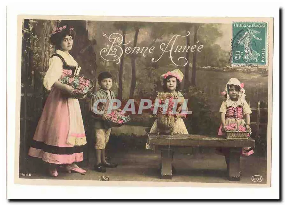 Familie in festlicher Kleidung — Frohe Neujahr — Circa 4169 - Vorderseite