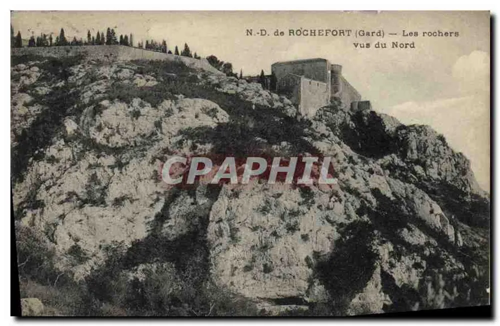 N.-D. de ROCHEFORT (Gard) — Blick auf die Felsen von Norden - Vorderseite