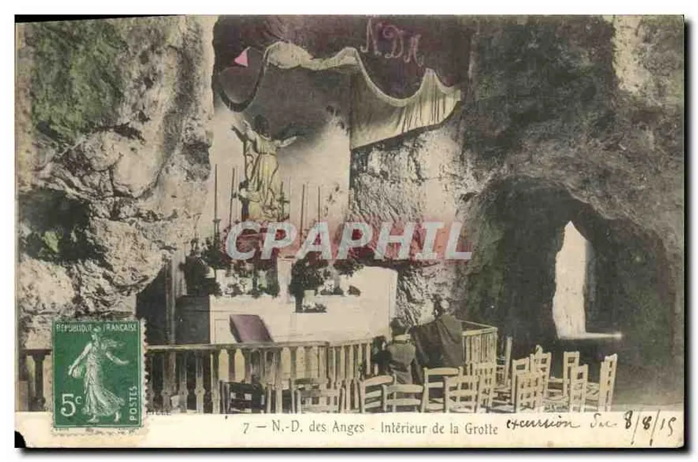 Nossa Senhora dos Anjos - Interior da Gruta — excursão Soc. 8/8/15 - Frente