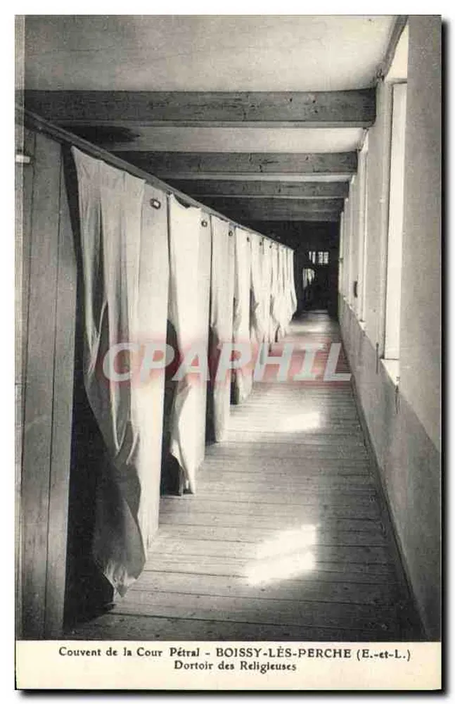 Kloster Cour Pétral — Schlafzimmer der Nonnen — BOISSY-LÈS-PERCHE (E.-et-L.) - Vorderseite