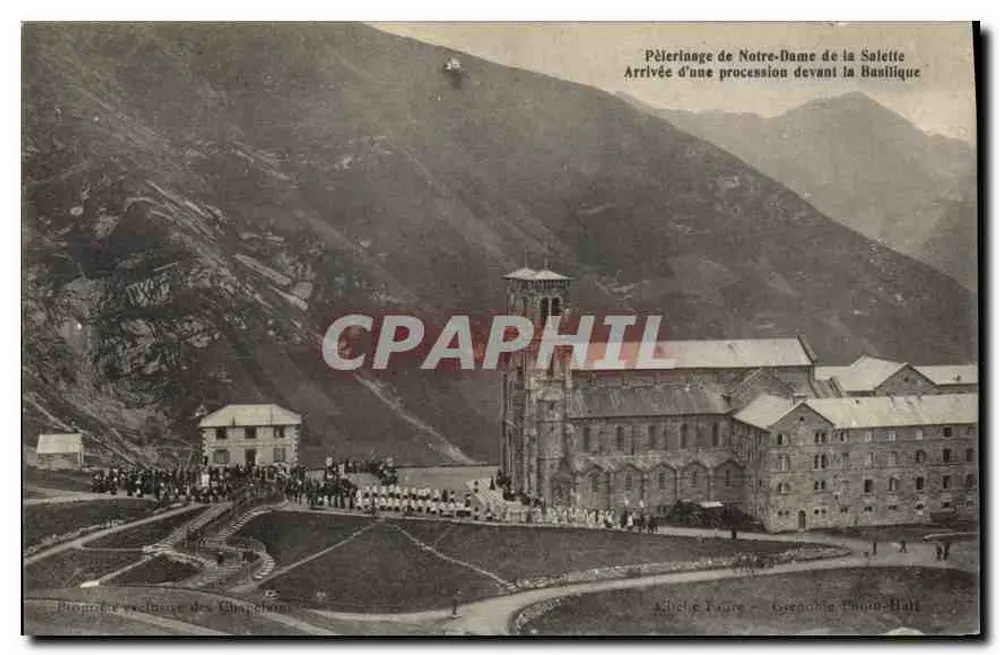 Pilgerung der Notre-Dame de la Salette — Ankunft einer Prozession vor der Basilika — Abtei Andorre, Haute-Savoie - Vorderseite