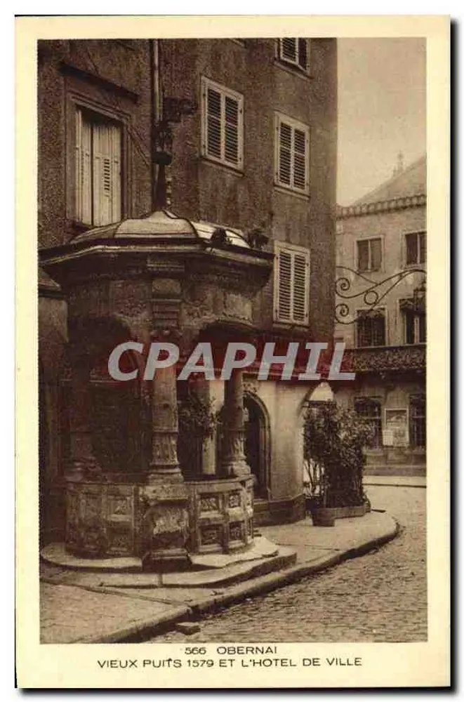 Obernai — Altes Brunnenhaus 1579 und das Rathaus — 566 - Vorderseite
