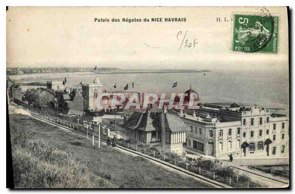 Palais des Régates du NICE HAVRAIS — vue panoramique du complexe maritime avec drapeaux et bâtiments côtiers — éditeur H. L. V. n° 76 - Awers