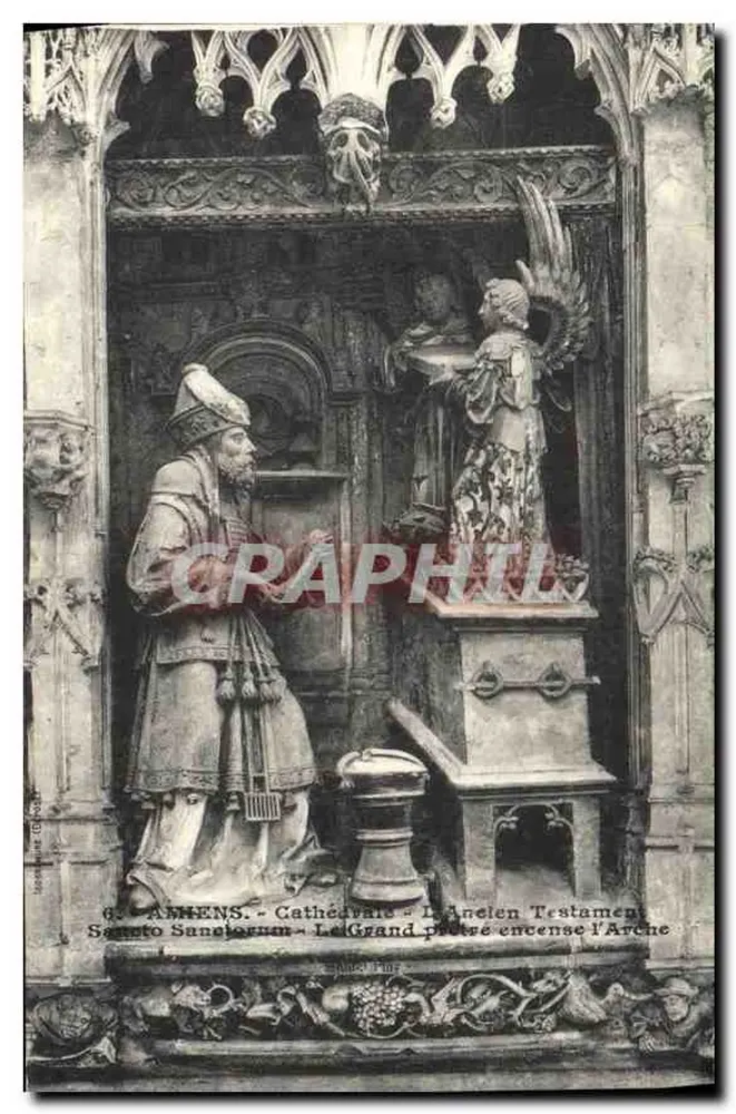 Amiens - Kathedraal - De Grote priester doet de Ark van de Heilige in de lucht - Voorkant
