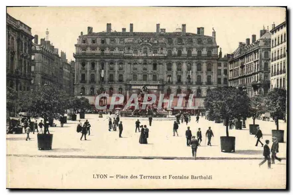 LYON — Place des Terreaux und Fontaine Bartholdi — Billecart-Salmon - Vorderseite