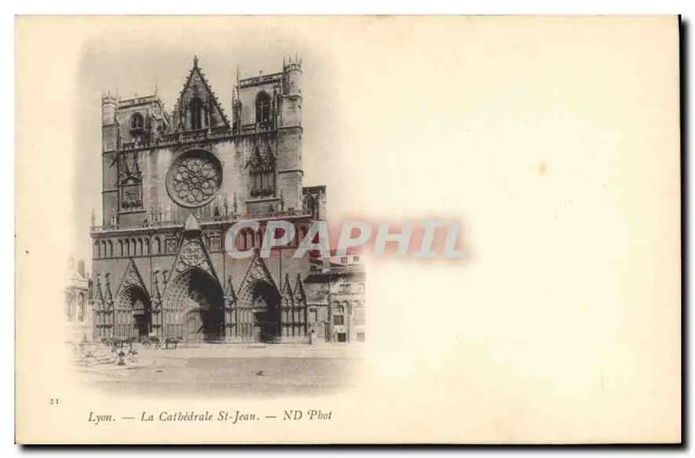 Lyon — A Catedral de São João — ND Phot - Frente