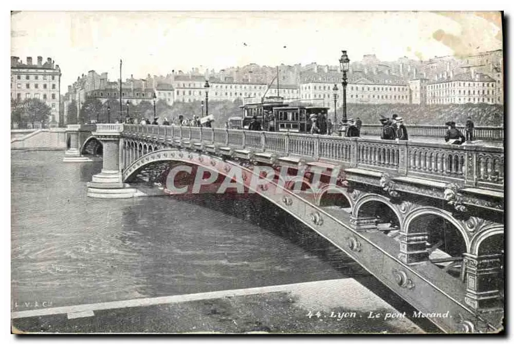 Lyon. Le pont Morand — vue du pont enjambant un fleuve avec tramway et piétons, éditeur LAVACH, n°44 - Frente