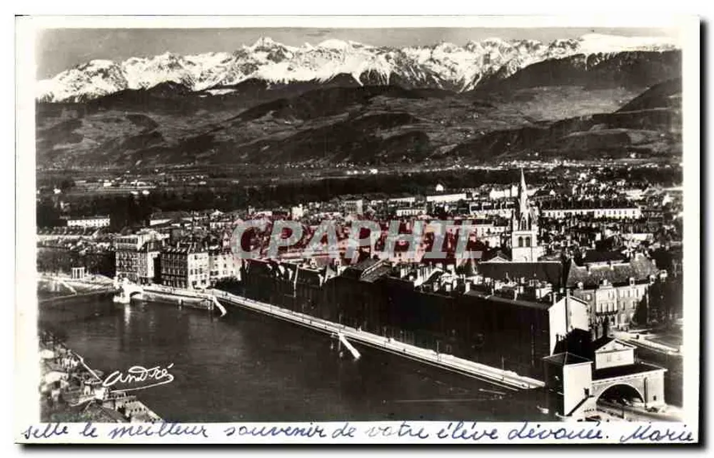 Grenoble — vista aérea com montanhas nevadas — Andréa - Frente