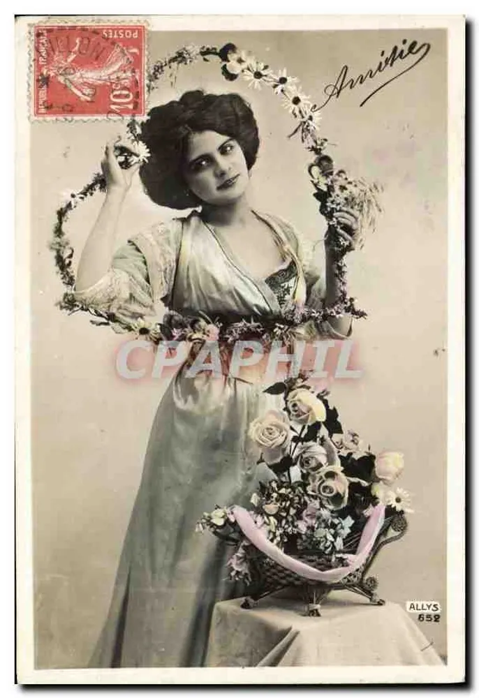 Mulher com coroa de flores — editor ALLYS n°652 - Frente