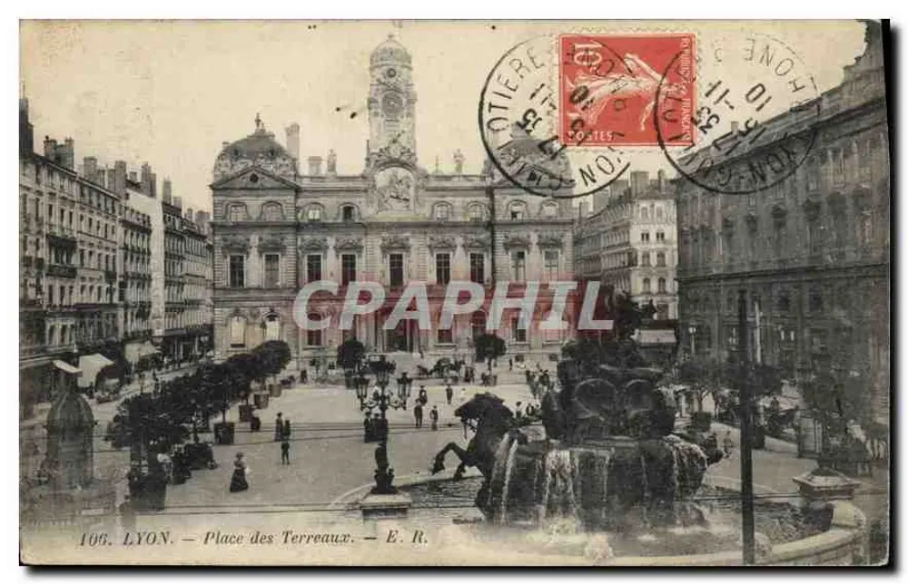 LYON — Place des Terreaux — E. R. - Frente