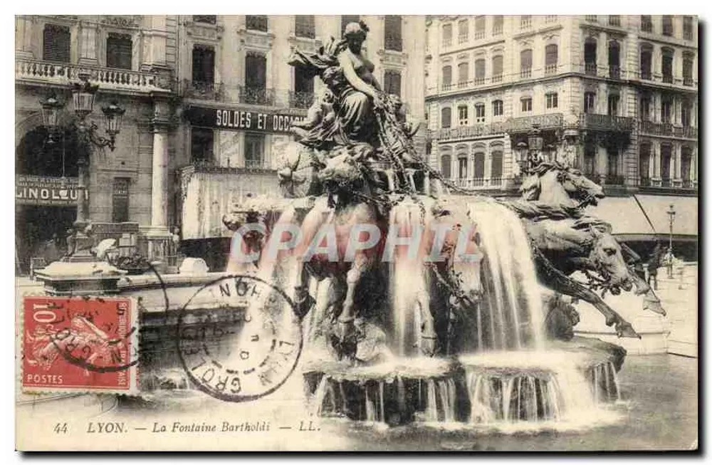 LYON — Fontaine Bartholdi — LL. - Frente