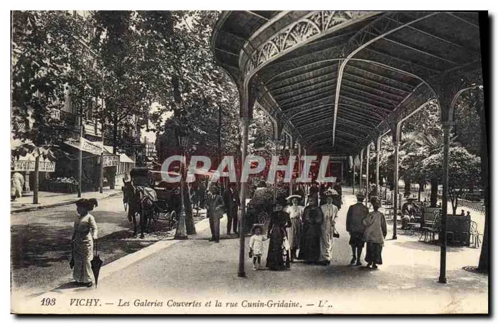 Vichy — Les Galeries Couvertes et la rue Cunin-Gridaine — Vichy — n°193 - Frente