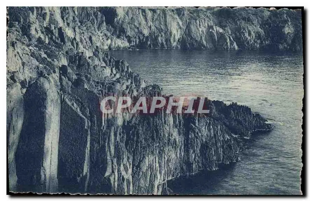 लेस रोचर्स डू ट्रेयास - एजेंसी नेशनल डेज़ ग्रावे द्वारा प्रकाशित - आगे