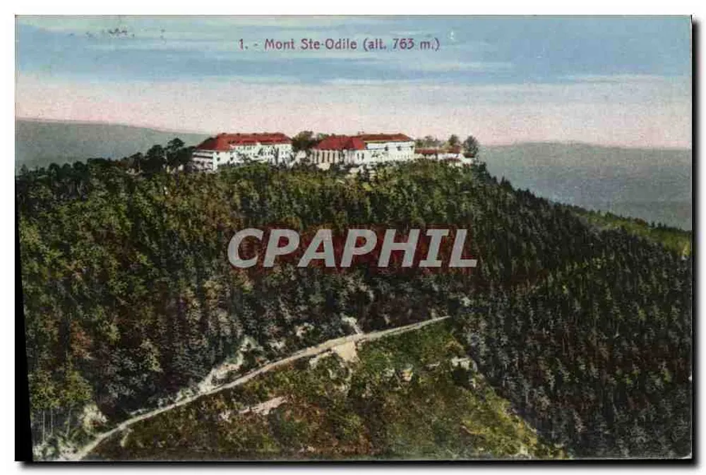 Monte Ste-Odile (alt. 763 m.) — vista panorâmica de um edifício branco em um cume arborizado — editor não visível - Frente