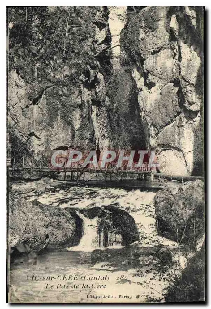O Pas de la Cère — Vic-sur-Cère (Cantal) — L'Harondelle - Paris 280 - Frente