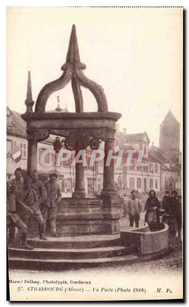 Straßburg (Elsass) — Ein Brunnen (Foto 1918) — Marcel Delhoy, Phototypie, Bordeaux - Vorderseite
