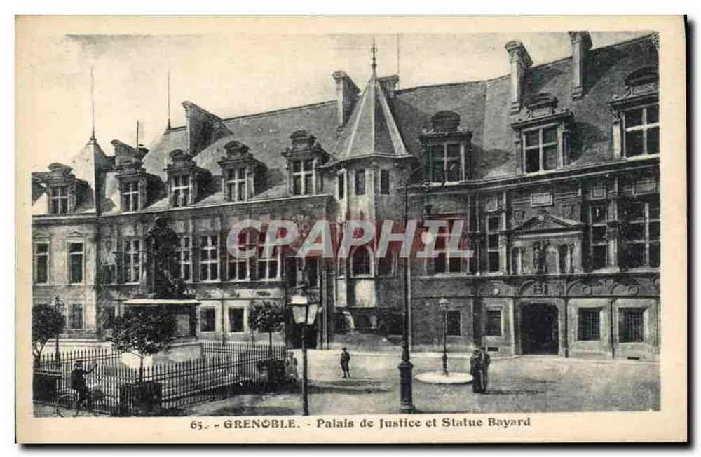 Grenoble - Palácio de Justiça e Estátua de Bayard - Frente