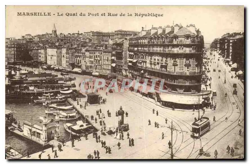 Marseille - Der Hafenkai und die Rue de la République — Panoramablick mit Kai, Booten und Straßenbahn - Vorderseite