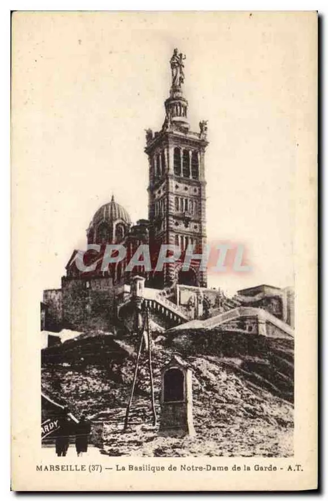 Marseille (37) — La Basilique de Notre-Dame de la Garde — éditée par A.T. et imprimée par A. Tardy - Vorderseite