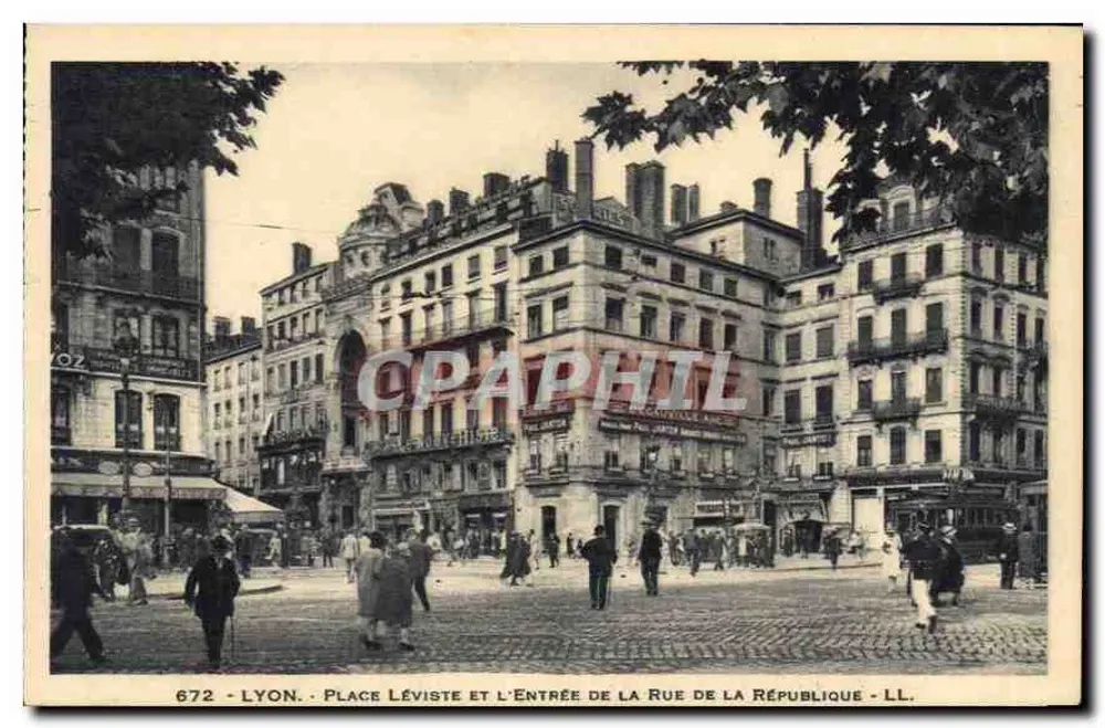 Lyon - Platz Léviste und Eingang zur Rue de la République - LL. - 672 - Vorderseite