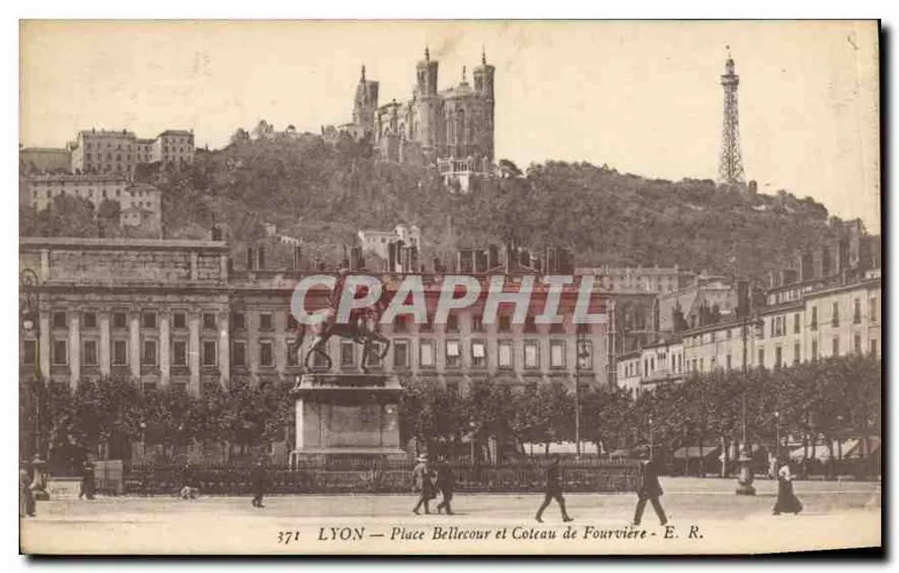LYON — Place Bellecour und Coteau de Fourvière — E. R. - Vorderseite
