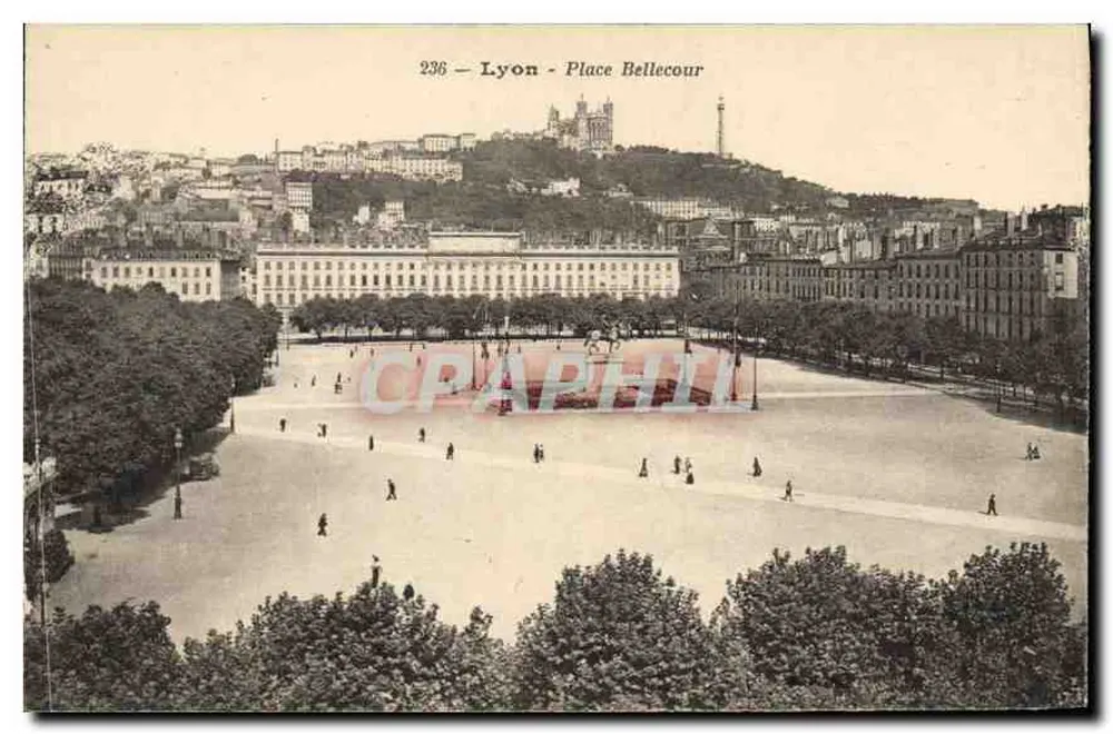Lyon - Place Bellecour — widok panoramiczny — wydawca nieznany, nr serii 236 - Awers