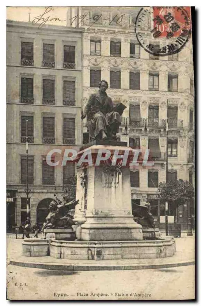 Lyon — Place Ampère — Estátua de Ampère - Frente