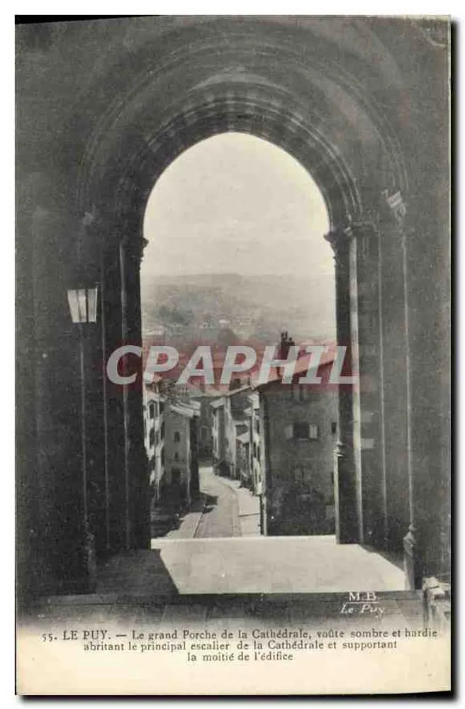 Le Puy — Der große Portal der Kathedrale, dunkel und mutige Gewölbe, das den Haupttreppenaufgang des Gebäudes schützt - Vorderseite
