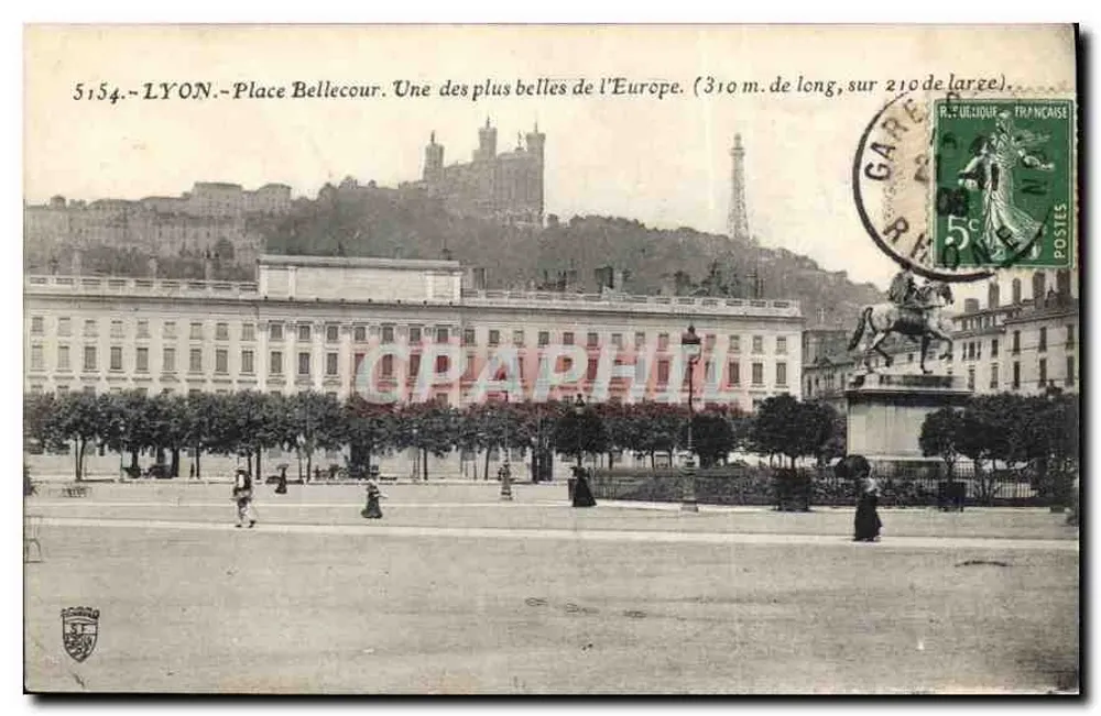 LYON - Place Bellecour — eine der schönsten Europas — Verlag nicht sichtbar, n° 5154 - Vorderseite