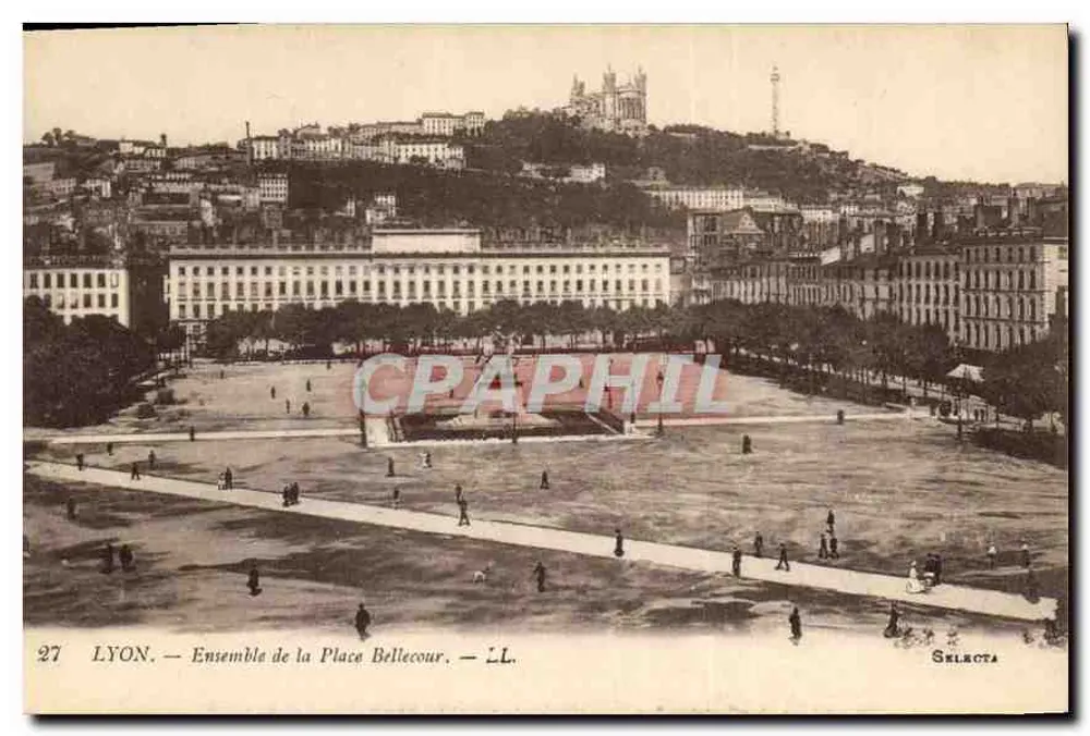 LYON — Vista da Place Bellecour — Selecta - Frente
