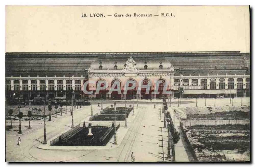 Lyon — Estação dos Brotteaux — E.C.L. - Frente
