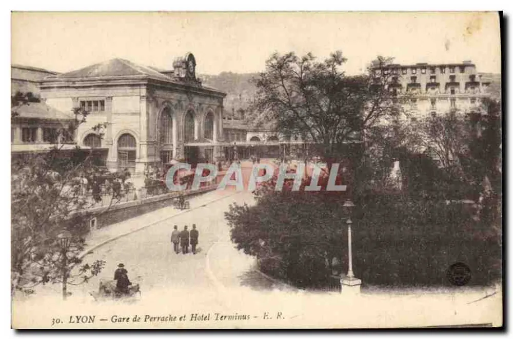 LYON — Estação de Perrache e Hotel Terminus — F. R. — n°30 - Frente