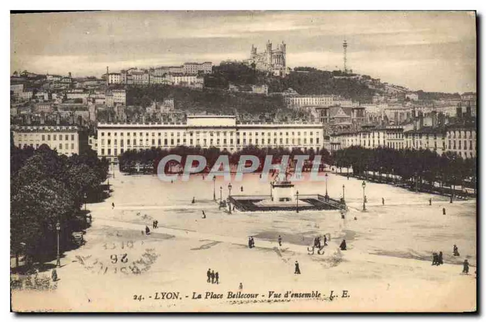 LYON - A Praça Bellecour - Vista geral - L. E. - Frente