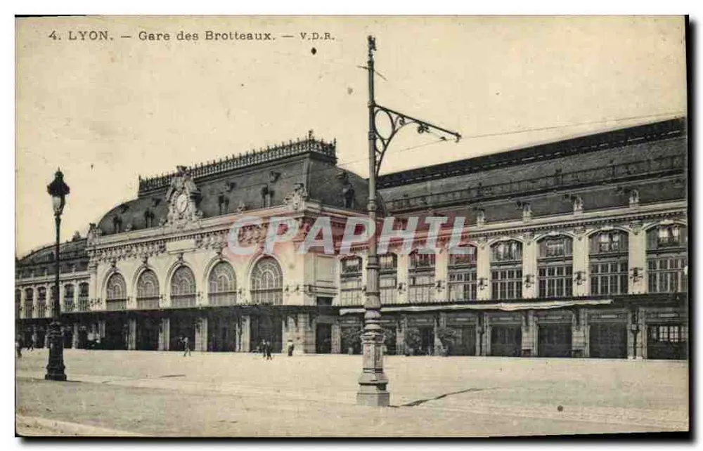LYON — Estação dos Brotteaux — V.D.R. - Frente
