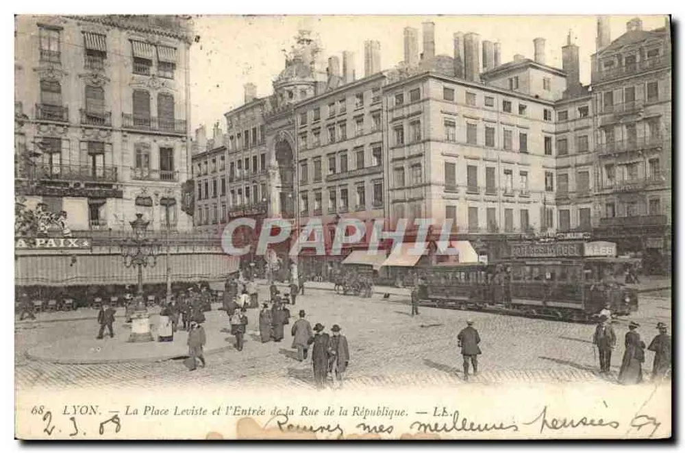 LYON — Die Place Leviste und der Eingang zur Rue de la République — L.E. - Vorderseite