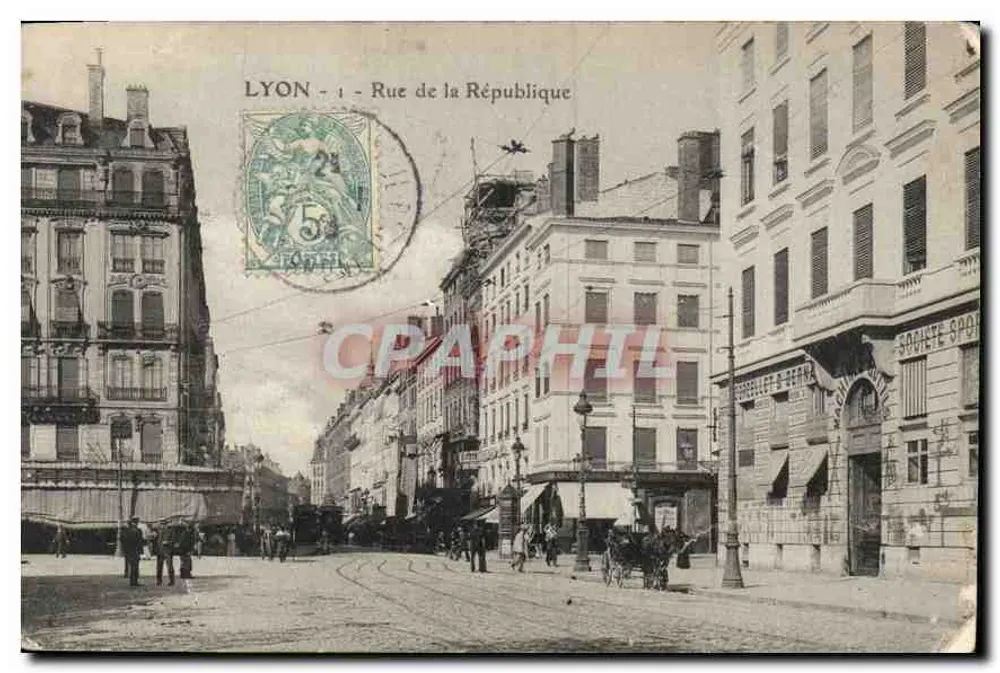 LYON - Rue de la République — vue urbaine avec tramway et bâtiments — éditeur impr. sur la carte - Frente