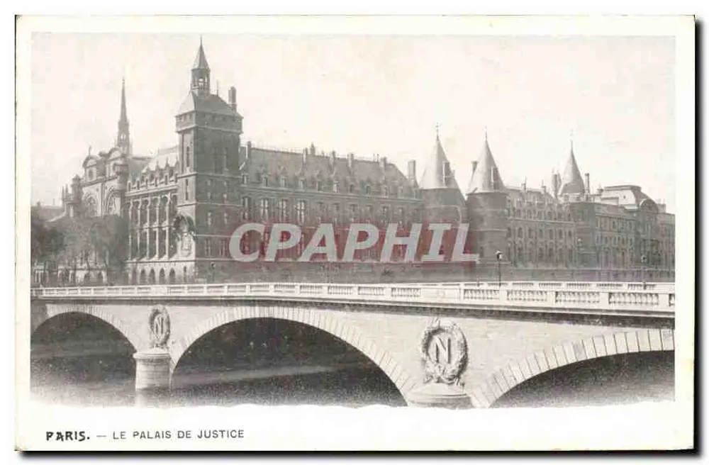 Paris — O Palácio de Justiça - Frente