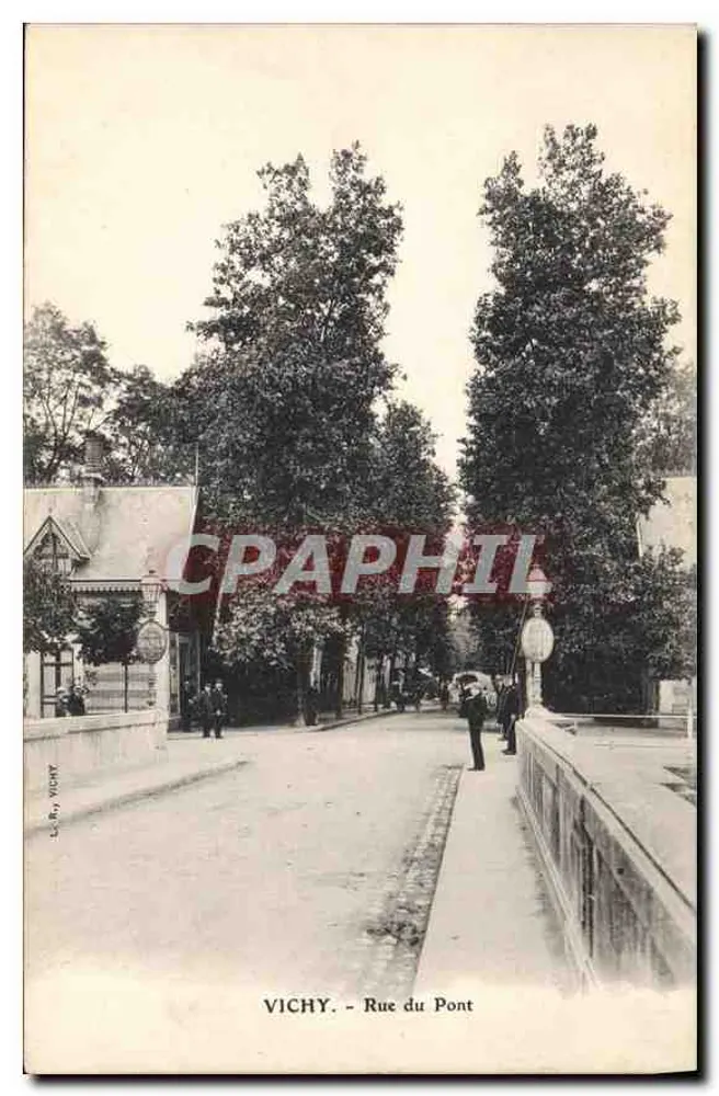 Vichy - Rue du Pont — vista da rua cercada de árvores e de um ponte, editor L.C. Roy, Vichy - Frente